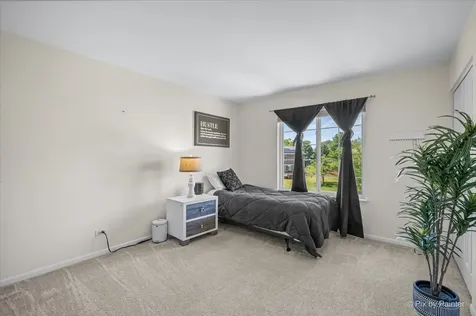 142 Augusta Lane Cary IL 60013