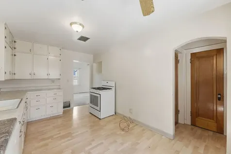2031 12TH Street East Moline IL 61244