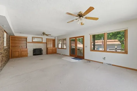 2031 12TH Street East Moline IL 61244