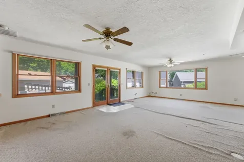 2031 12TH Street East Moline IL 61244