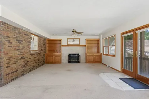 2031 12TH Street East Moline IL 61244