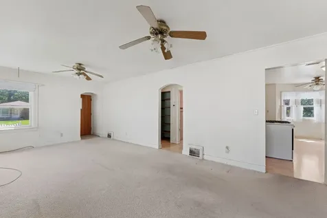 2031 12TH Street East Moline IL 61244