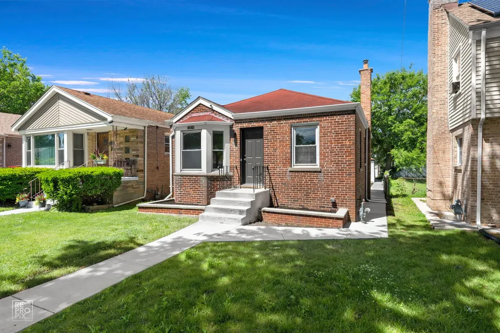 14424 South Wallace Avenue Riverdale IL 60827
