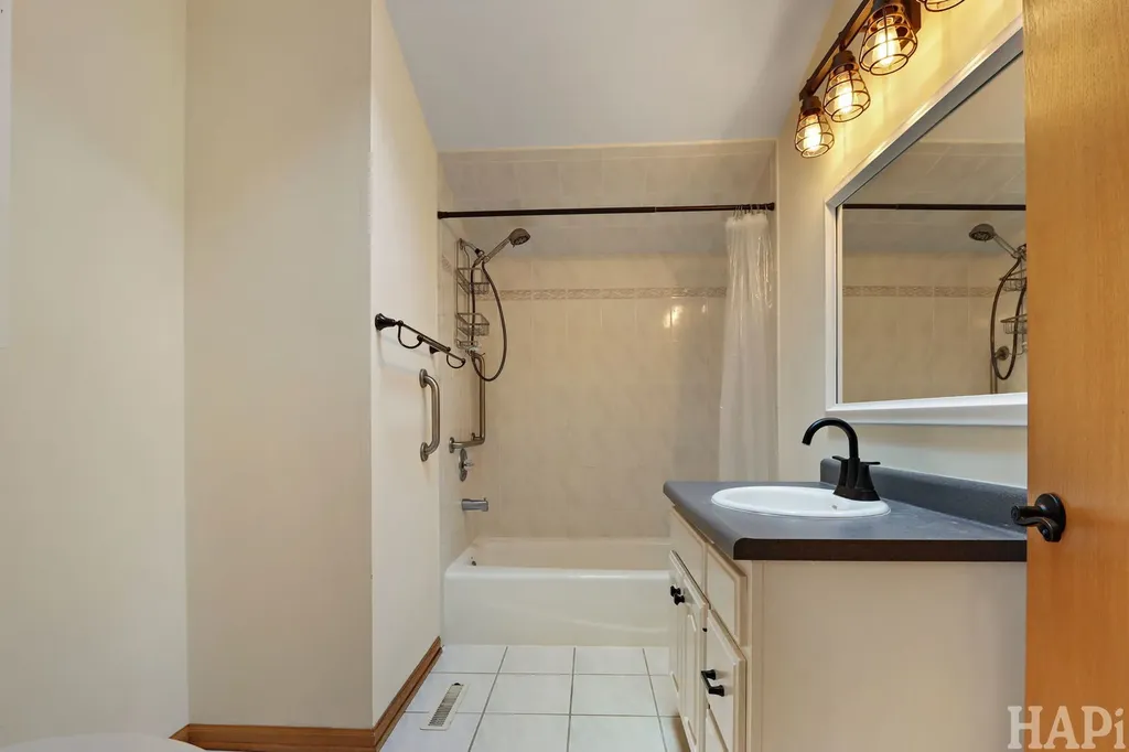 22719 West Silver Lake Avenue Antioch IL 60002