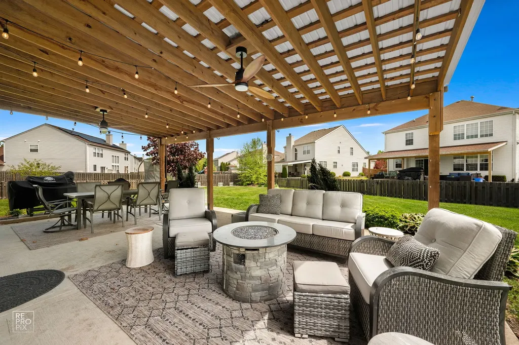 2 Marshall Ash Court Bolingbrook IL 60490