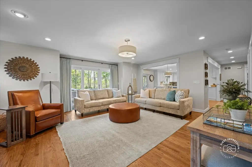 1315 Heatherton Drive Naperville IL 60563