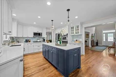 1315 Heatherton Drive Naperville IL 60563