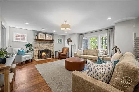 1315 Heatherton Drive Naperville IL 60563