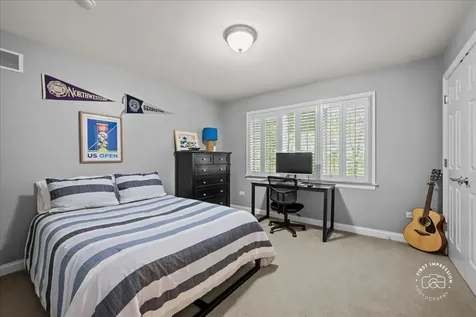 1315 Heatherton Drive Naperville IL 60563