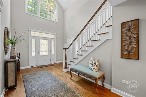 1315 Heatherton Drive Naperville IL 60563
