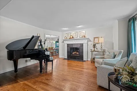 1315 Heatherton Drive Naperville IL 60563