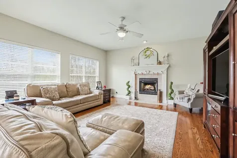 911 East Butterfield Circle Shorewood IL 60404