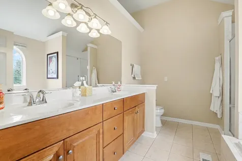 911 East Butterfield Circle Shorewood IL 60404