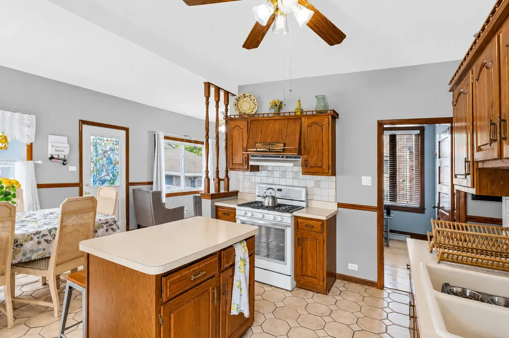 5412 South Natoma Avenue Chicago IL 60638