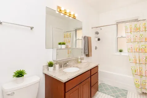 1137 West Columbia Avenue Chicago IL 60626
