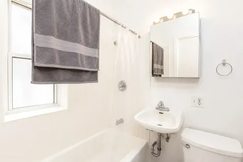 1137 West Columbia Avenue Chicago IL 60626