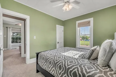 2226 15 1/2 Street Rock Island IL 61201