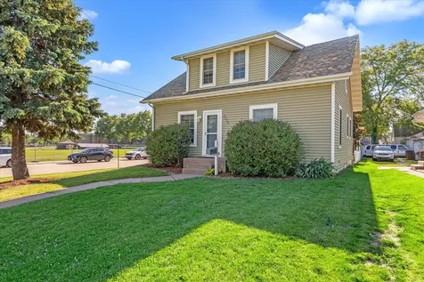 2226 15 1/2 Street Rock Island IL 61201