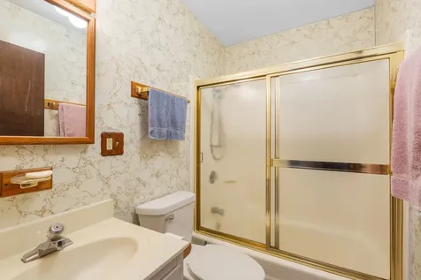 49 Oak Hill Colony Fox Lake IL 60020