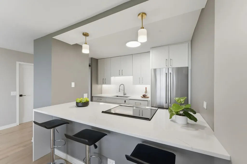 2500 North Lakeview Avenue Chicago IL 60614