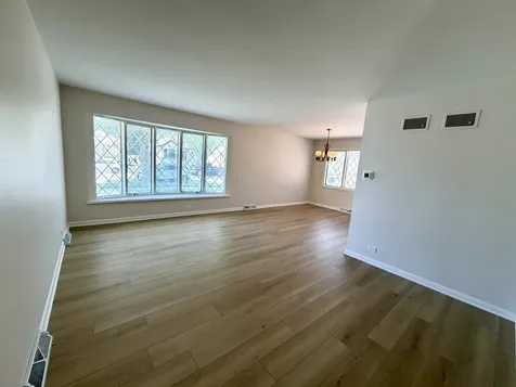 8927 South Sacramento Avenue Evergreen Park IL 60805