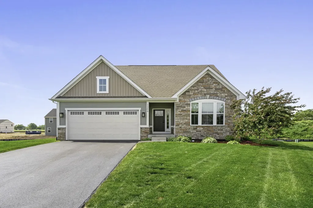 1306 South Wind Drive Sandwich IL 60548