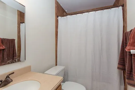 2650 North Lakeview Avenue Chicago IL 60614