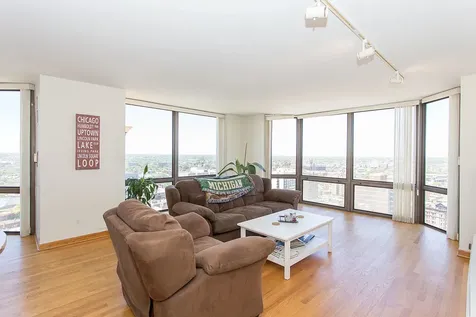 2650 North Lakeview Avenue Chicago IL 60614