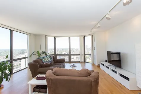 2650 North Lakeview Avenue Chicago IL 60614