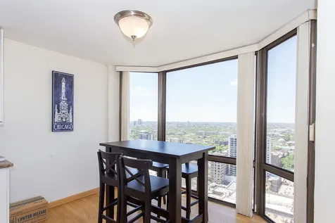 2650 North Lakeview Avenue Chicago IL 60614