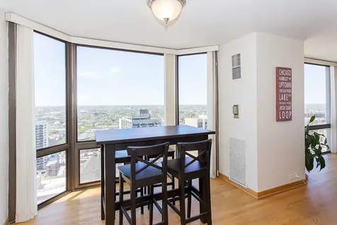 2650 North Lakeview Avenue Chicago IL 60614