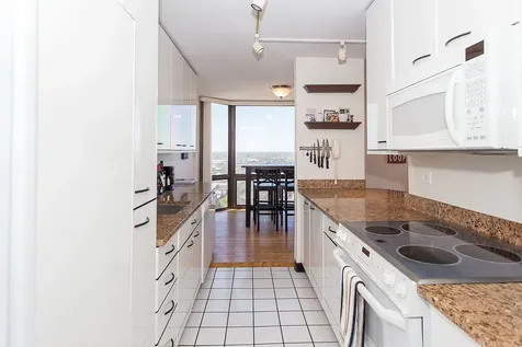2650 North Lakeview Avenue Chicago IL 60614