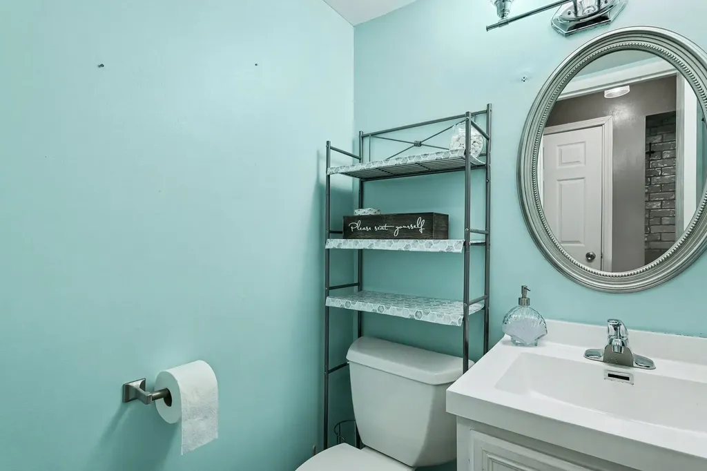 554 Alton Court Carol Stream IL 60188