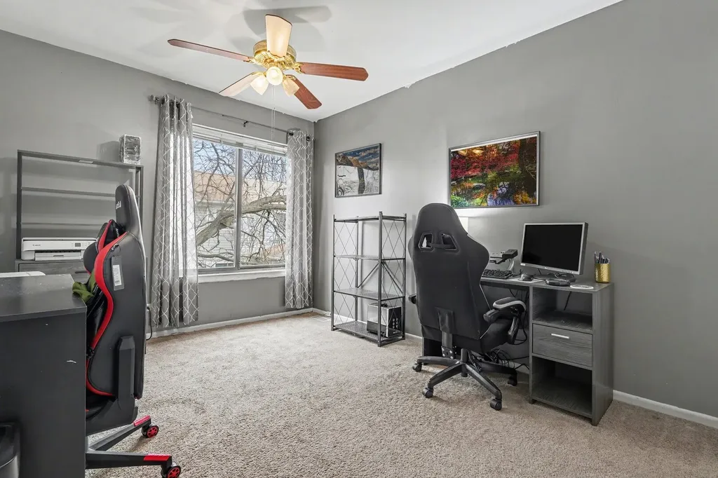 554 Alton Court Carol Stream IL 60188