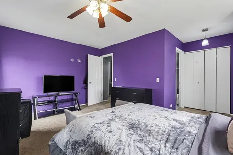 554 Alton Court Carol Stream IL 60188