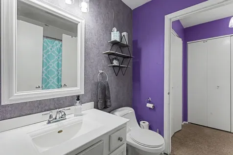 554 Alton Court Carol Stream IL 60188
