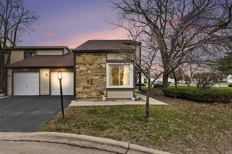 554 Alton Court Carol Stream IL 60188