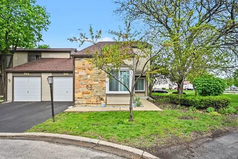 554 Alton Court Carol Stream IL 60188
