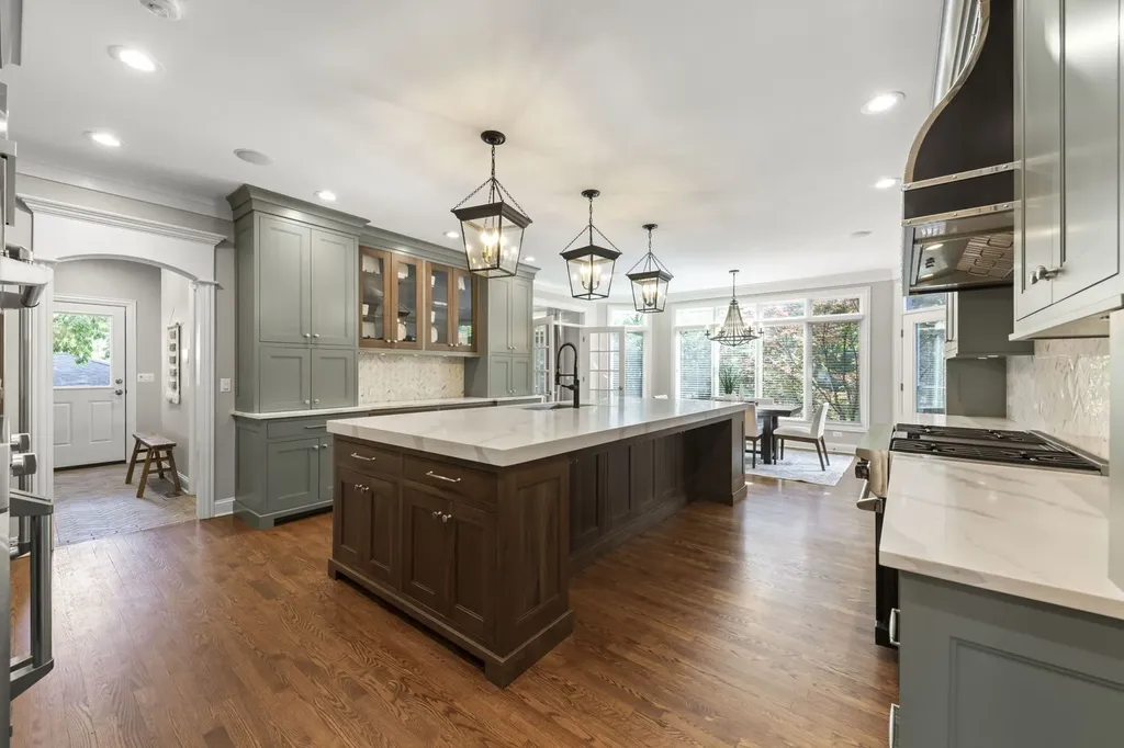 1046 Sylvan Circle Naperville IL 60540