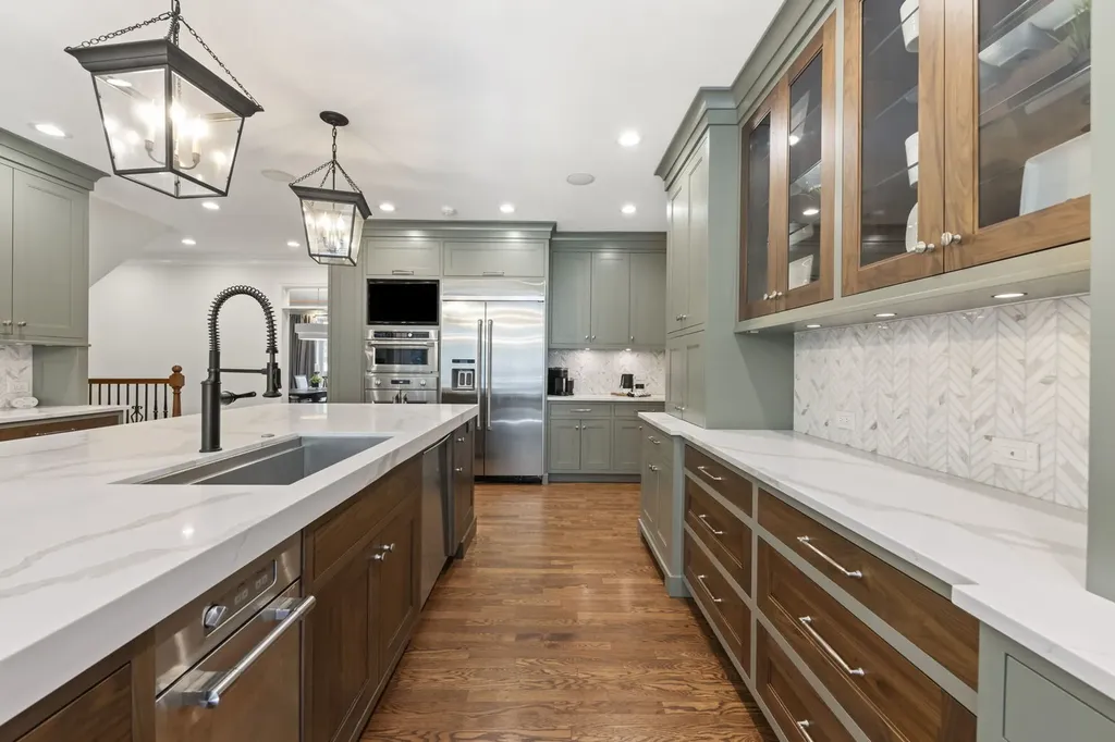 1046 Sylvan Circle Naperville IL 60540