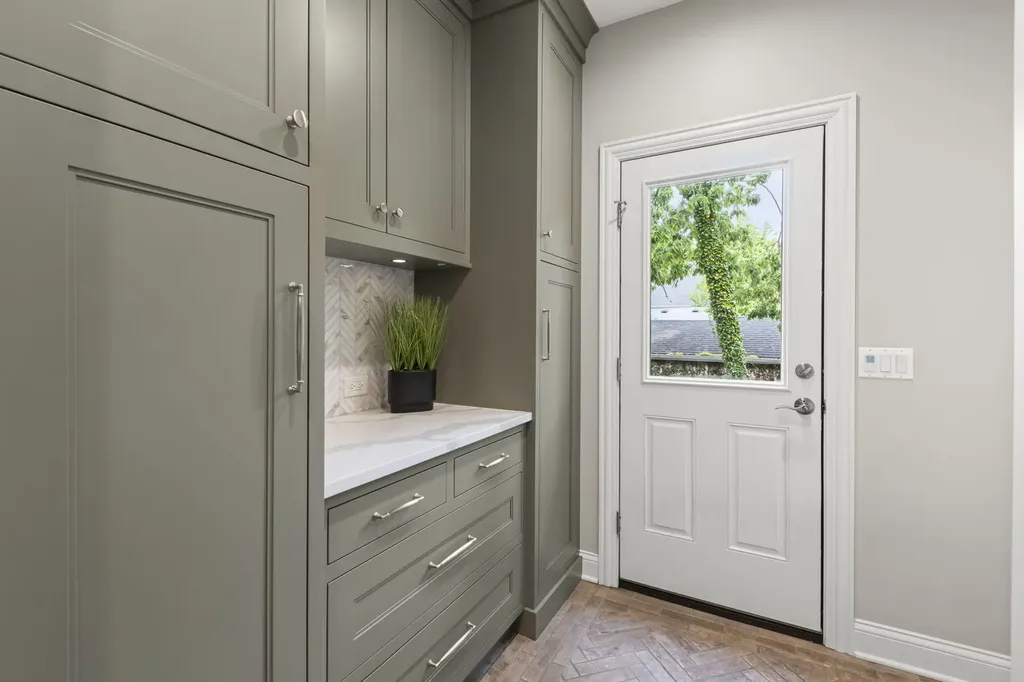 1046 Sylvan Circle Naperville IL 60540