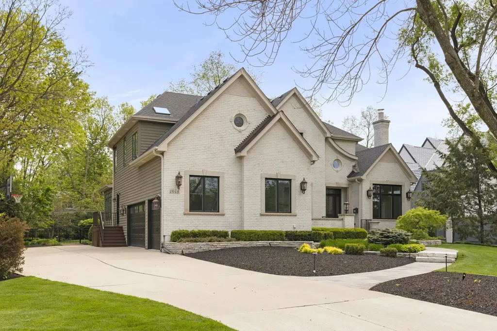 1046 Sylvan Circle Naperville IL 60540
