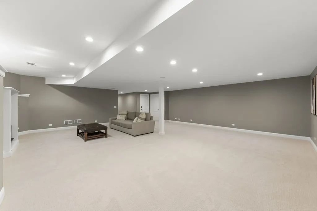 1046 Sylvan Circle Naperville IL 60540