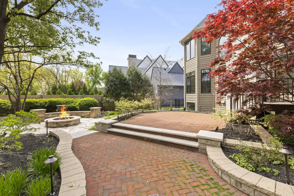 1046 Sylvan Circle Naperville IL 60540