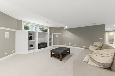 1046 Sylvan Circle Naperville IL 60540