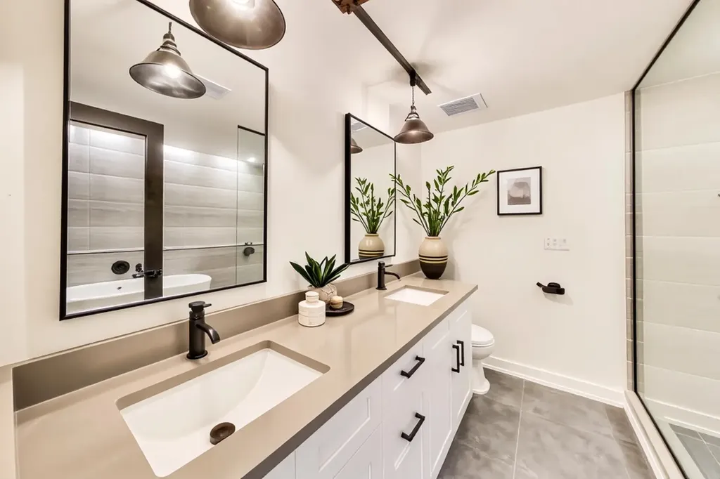 3735 South Lake Park Avenue Chicago IL 60653