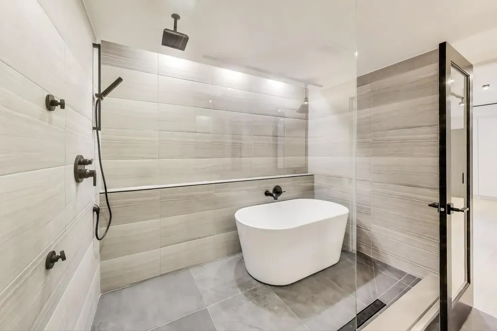 3735 South Lake Park Avenue Chicago IL 60653
