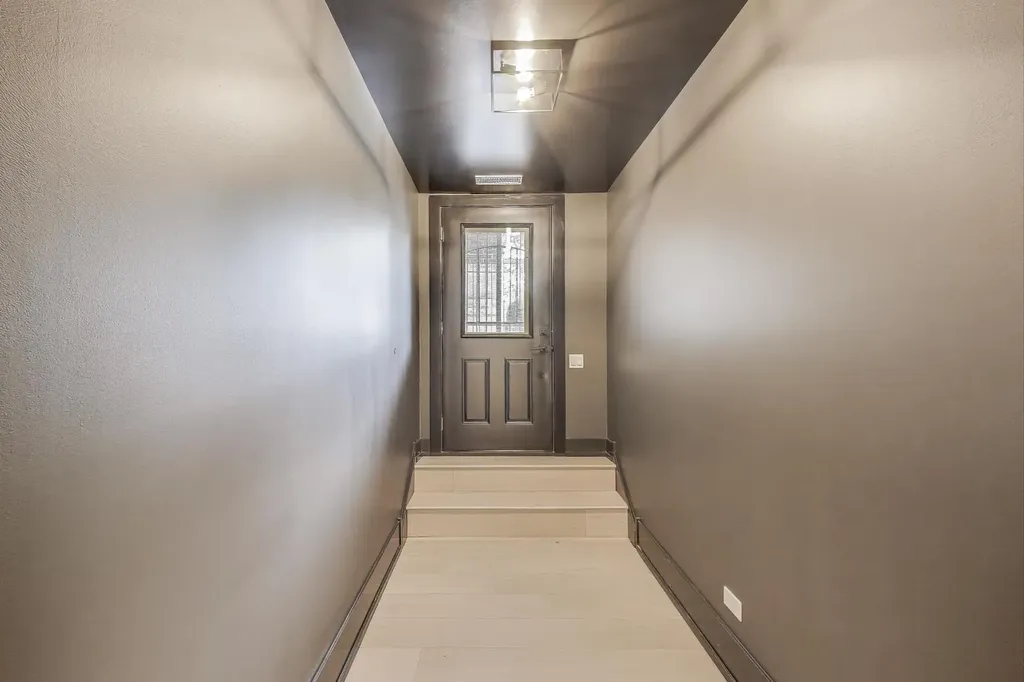 3735 South Lake Park Avenue Chicago IL 60653