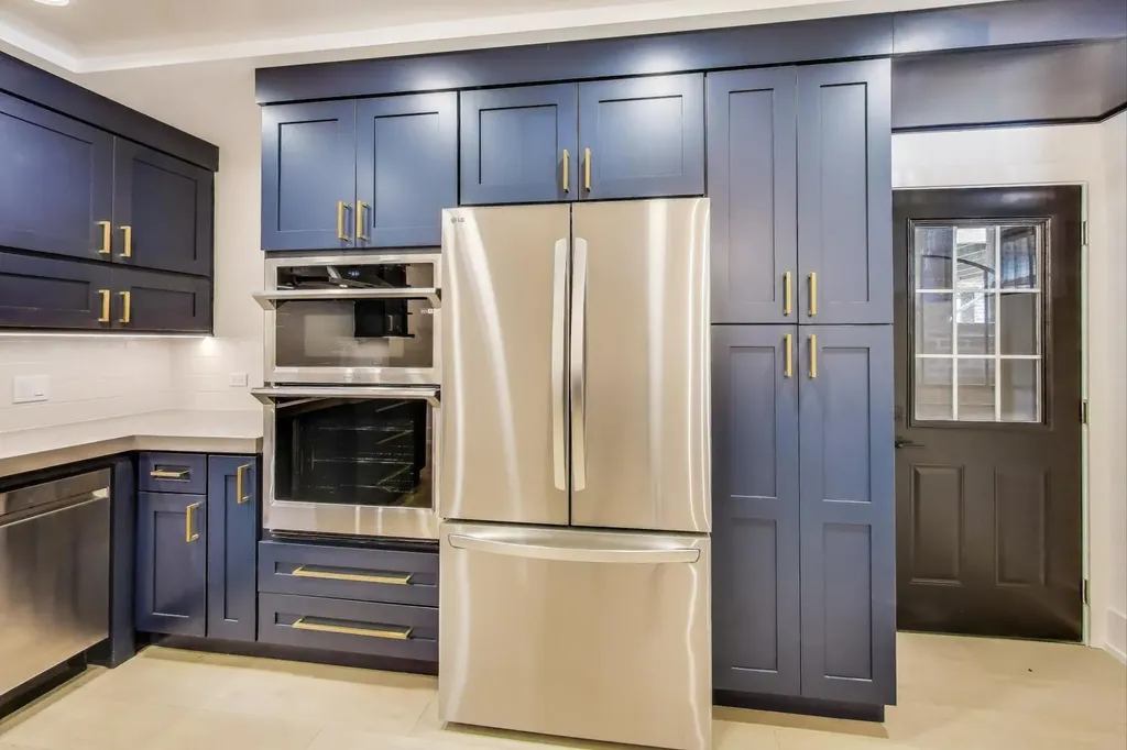 3735 South Lake Park Avenue Chicago IL 60653