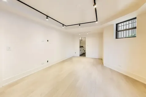 3735 South Lake Park Avenue Chicago IL 60653